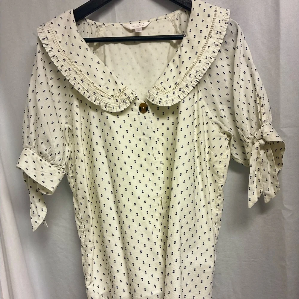 LC Lauren Conrad Ivory Blouse with Navy Dots - Picture 1 of 5